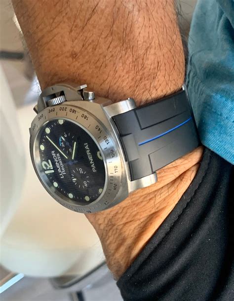 what does Panerai wear